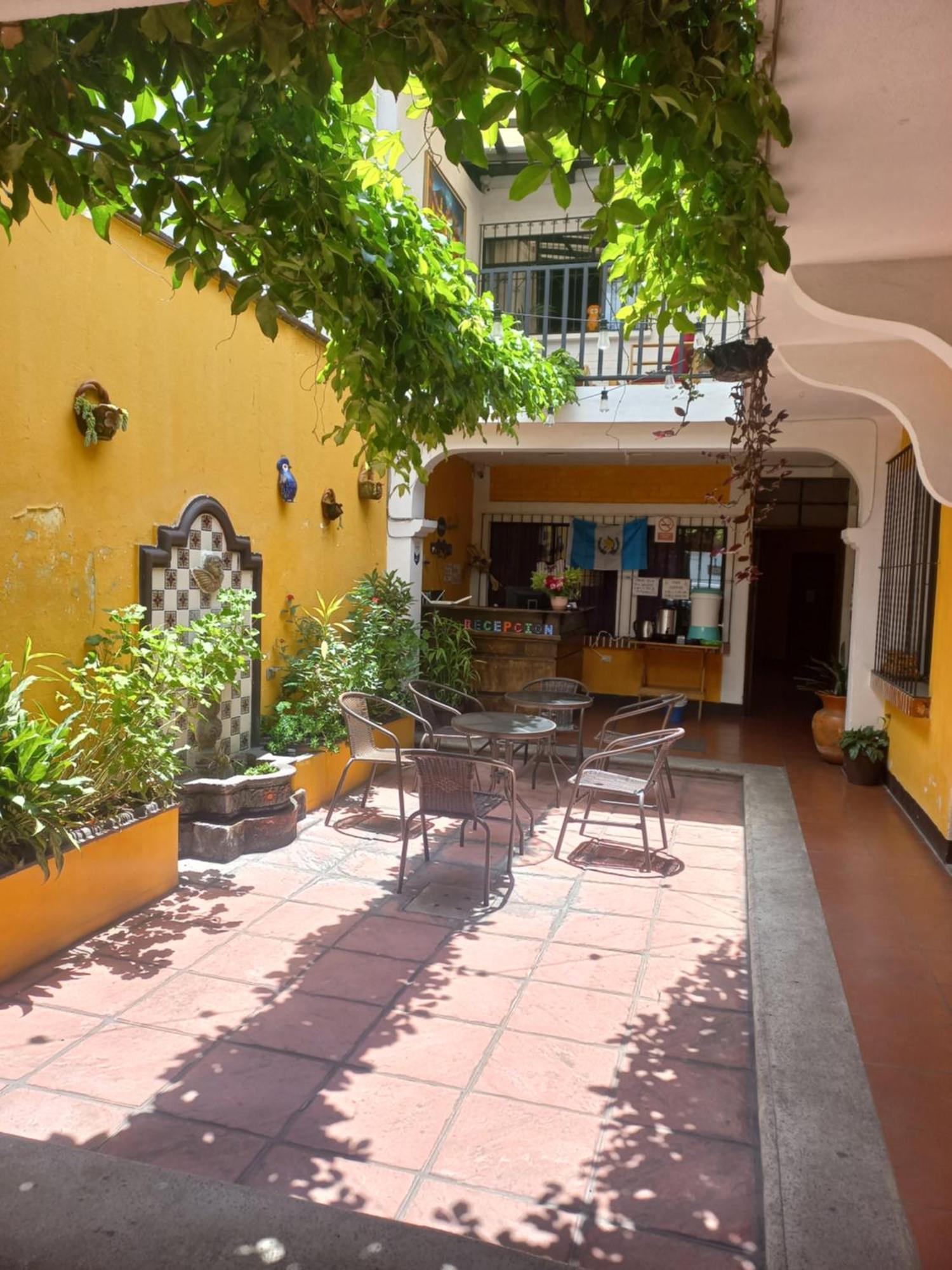 Hospedaje El Viajero Antigua Ll Exteriör bild